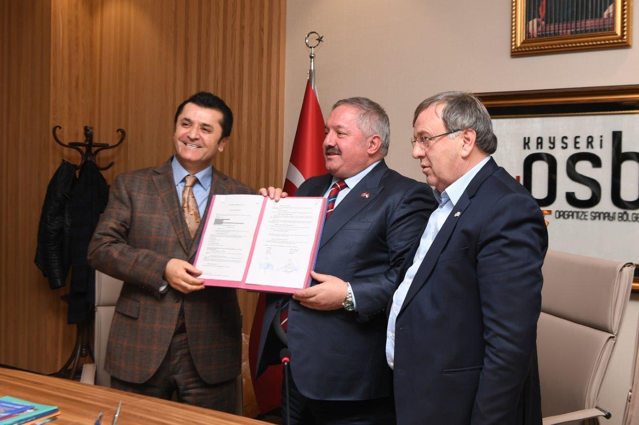 Kayseri Uluslararası Fuar ve Kongre Merkezi’nin 2. holünün imzası atıldı.